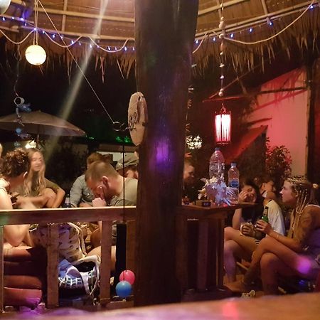Slacklines Hostel Ko Lanta エクステリア 写真