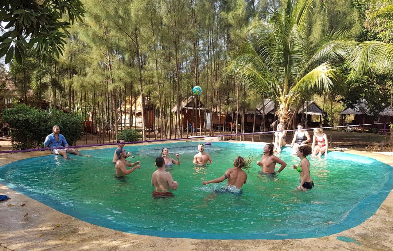 Slacklines Hostel Ko Lanta エクステリア 写真