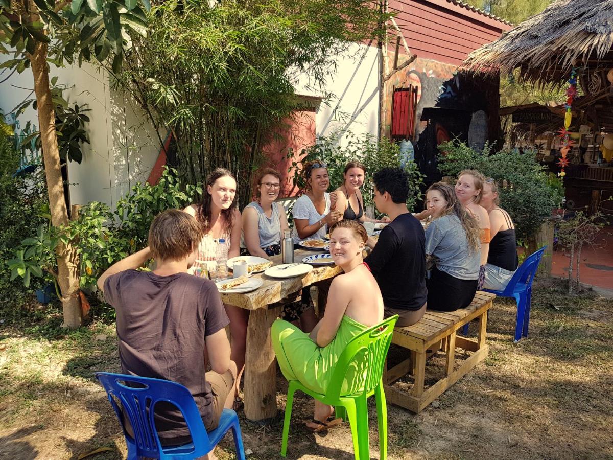 Slacklines Hostel Ko Lanta エクステリア 写真
