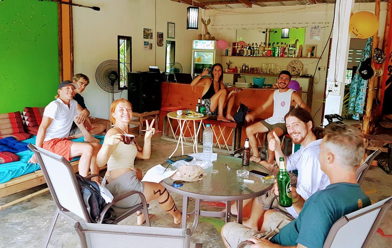 Slacklines Hostel Ko Lanta エクステリア 写真